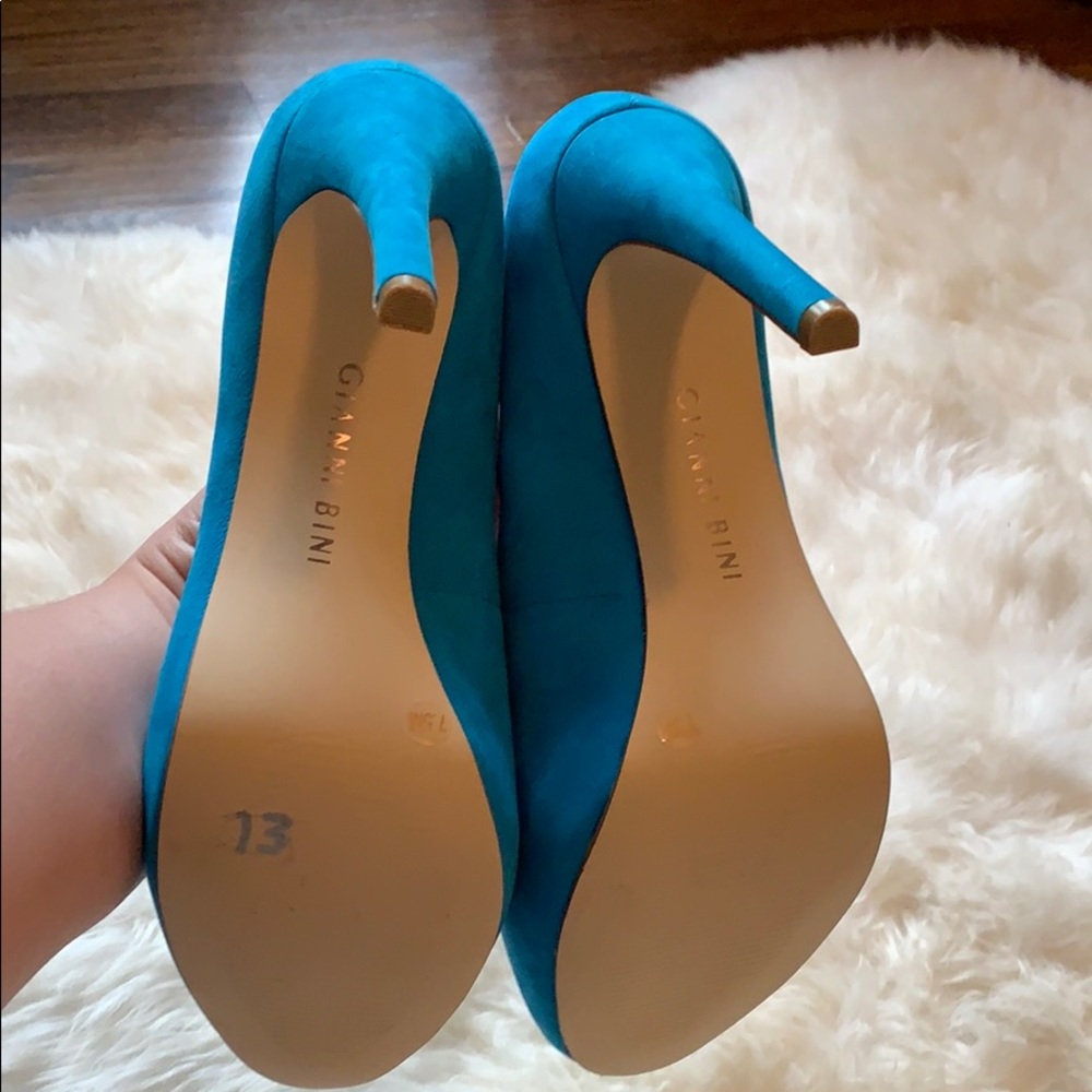 Gianni Bini never worn blue suede pumps - Picture 5 of 6